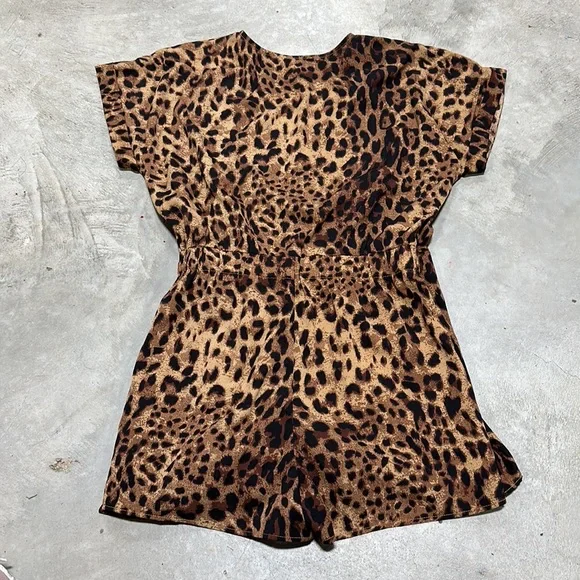 She‎ & Sky Brand Animal print shorts jumpsuit / Size L / M-61 - Picture 4 of 5